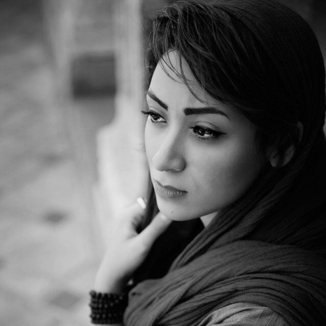 Farnaz Damnabi headshot